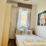 Mia Luxury *